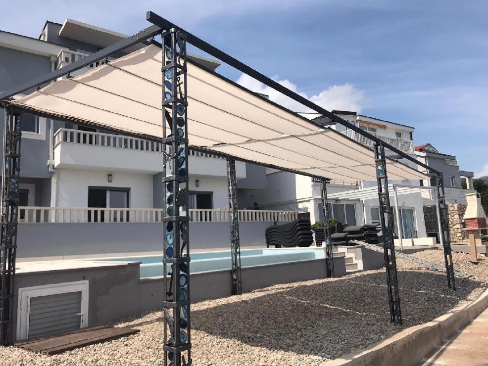 Apartments Poseidon Сресер Екстериор снимка