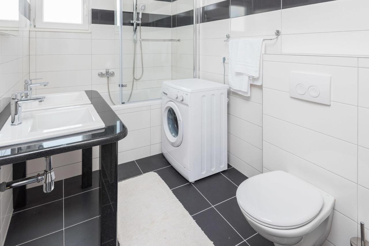 Apartments Poseidon Сресер Екстериор снимка