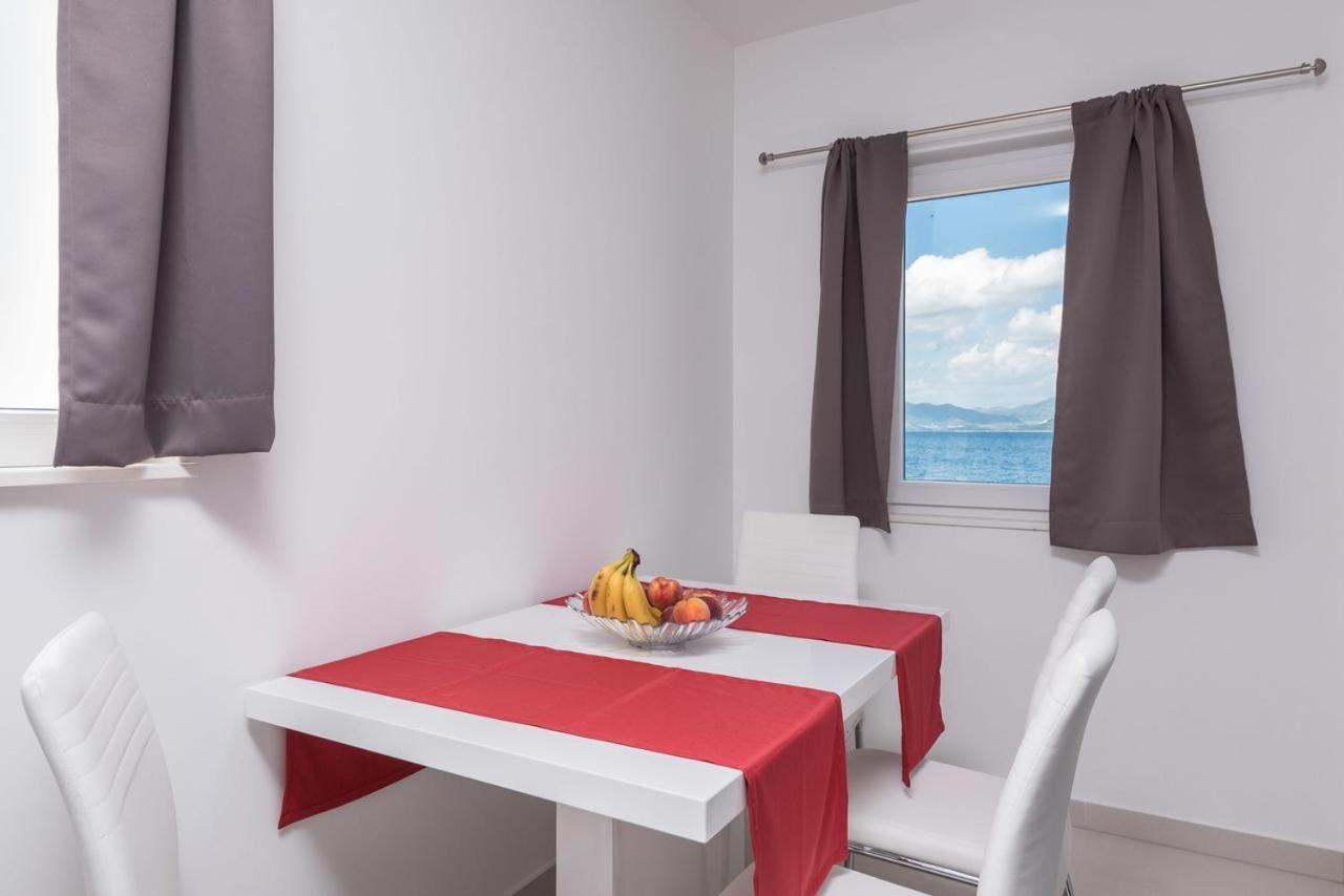 Apartments Poseidon Сресер Екстериор снимка