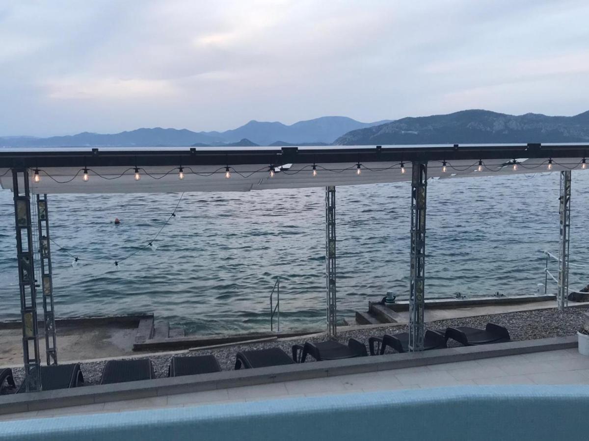 Apartments Poseidon Сресер Екстериор снимка