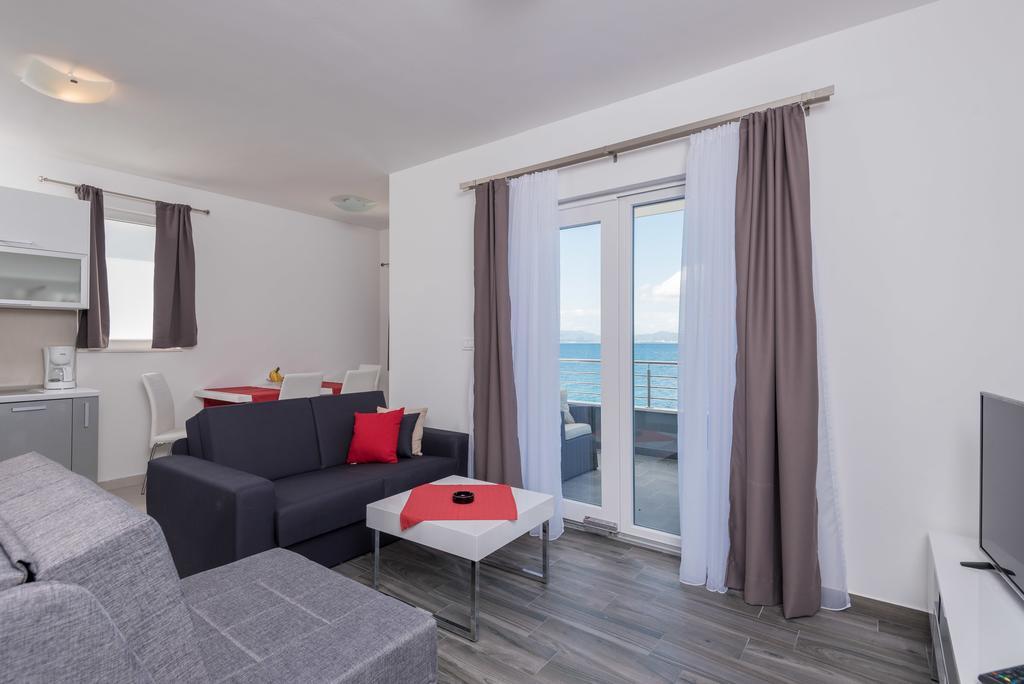 Apartments Poseidon Сресер Екстериор снимка